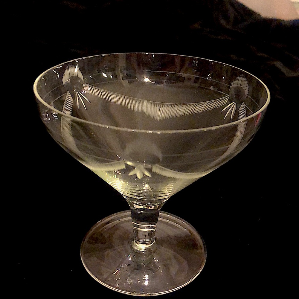 Set of 4 Very FineVintage  Crystal Dessert Dishes - Picture 3 of 3
